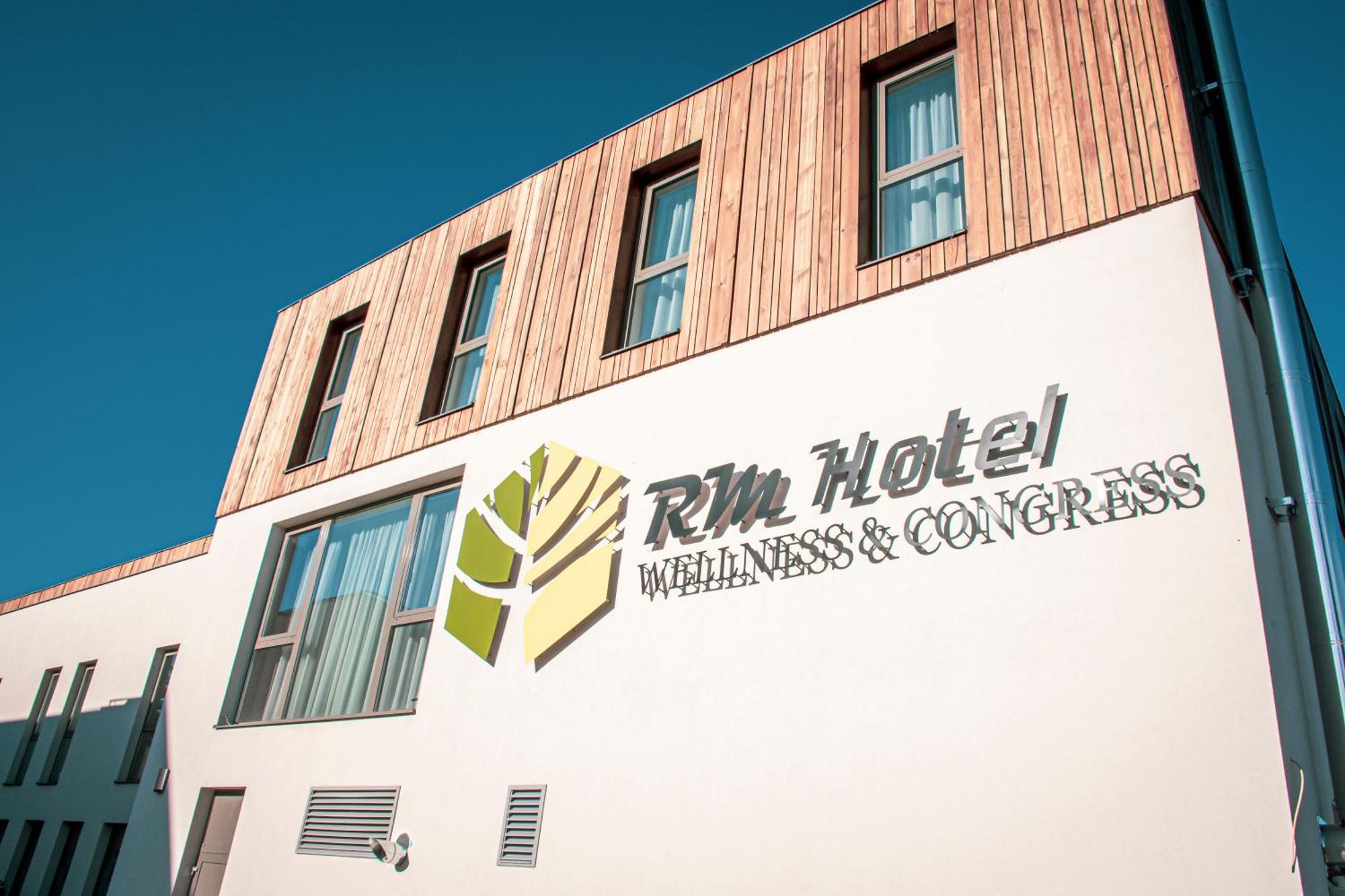 Rm Hotel Wellness & Congress Prievidza Exterior foto