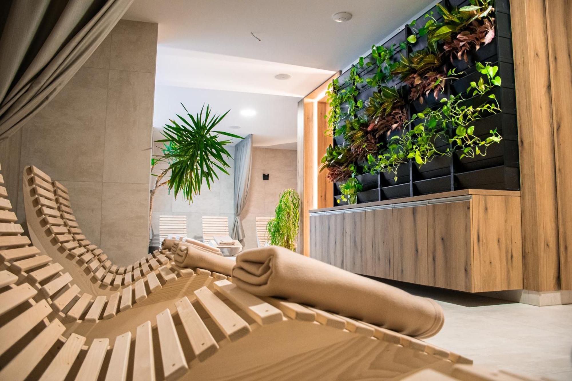 Rm Hotel Wellness & Congress Prievidza Exterior foto