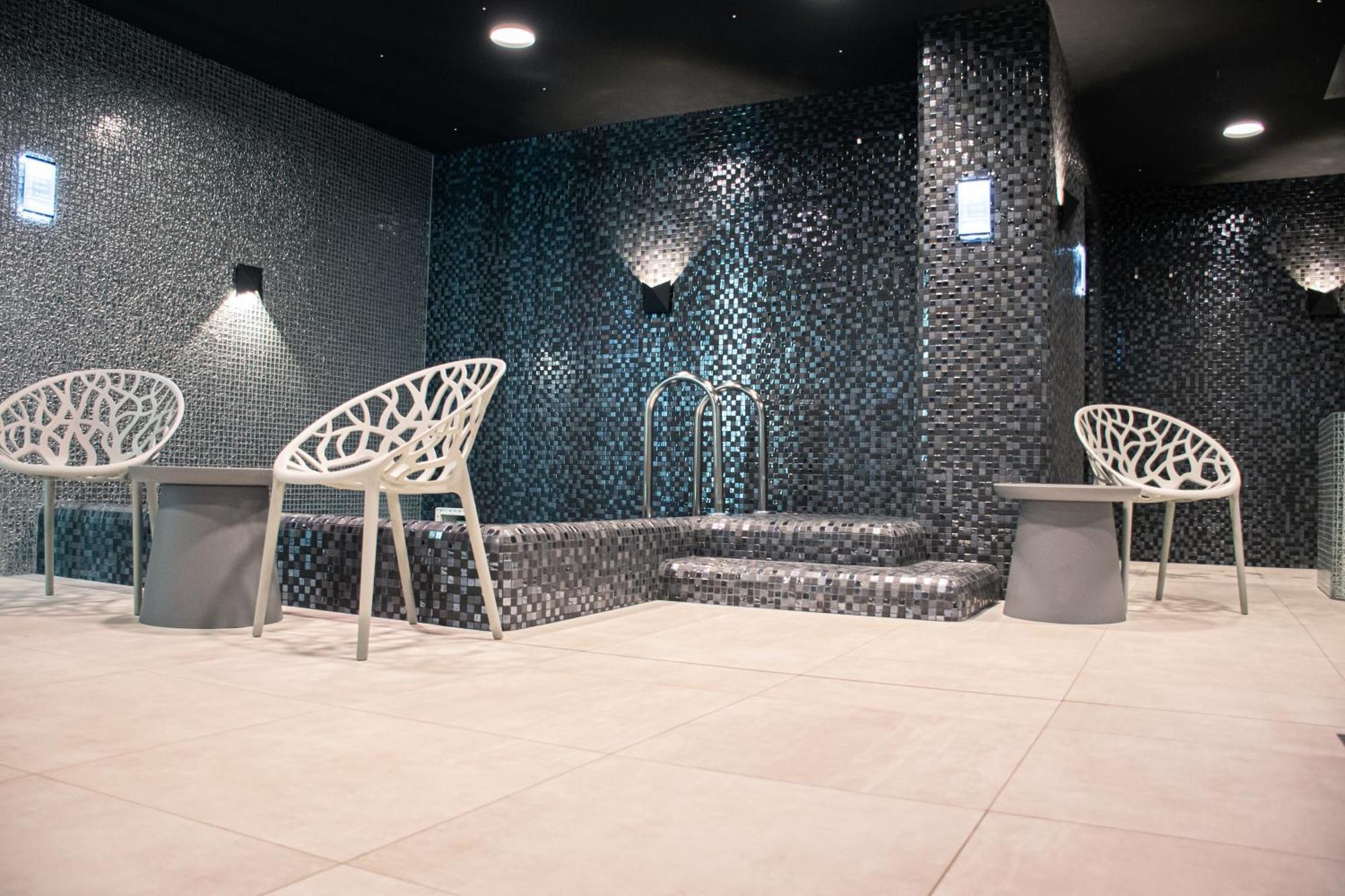 Rm Hotel Wellness & Congress Prievidza Exterior foto