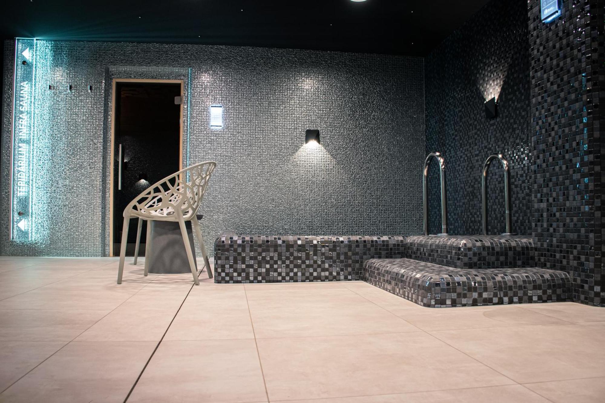 Rm Hotel Wellness & Congress Prievidza Exterior foto