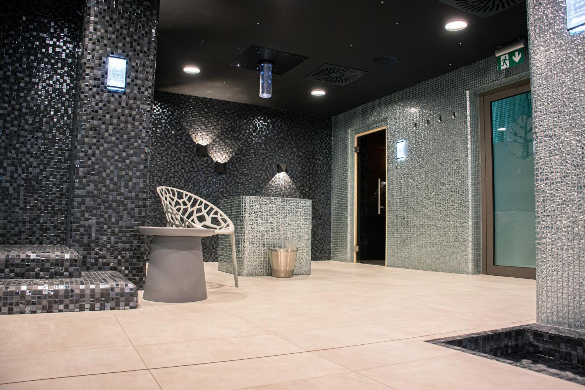 Rm Hotel Wellness & Congress Prievidza Exterior foto