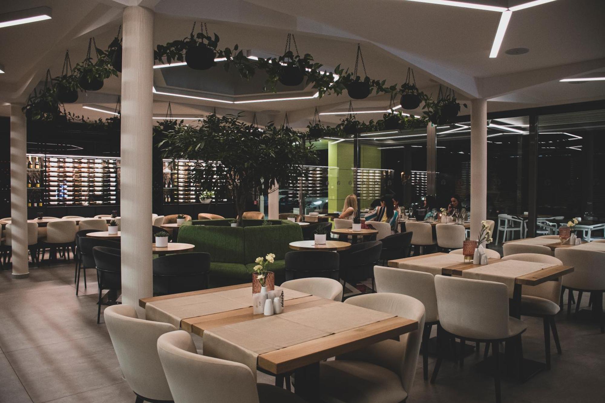 Rm Hotel Wellness & Congress Prievidza Exterior foto